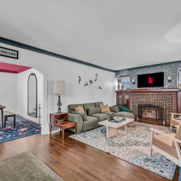 Hot Tub - Game Room - Fire Pit - Minutes to DT CLE - Image 1