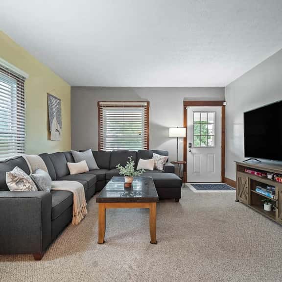 Historical District-Fully equipped-3 Bed-Sleeps 6 - Image 1