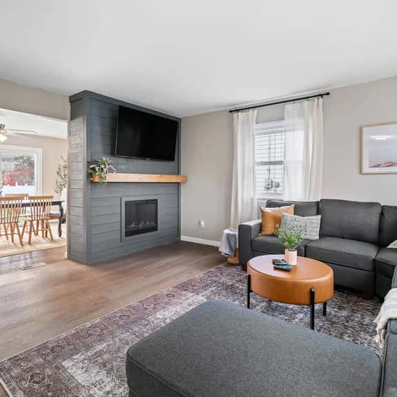 Hot Tub - Game Room - Sleeps 10 - Vermilion - Image 1