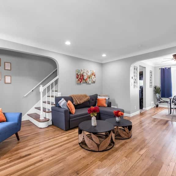 Brooklyn Townhome - 9 Miles to Downtown - Sleeps 5 - Image 1