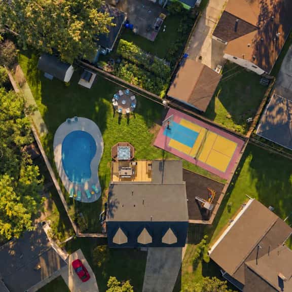 Pool-HotTub-Pickleball-Sauna-GameRm-Bball-FirePit - Image 1