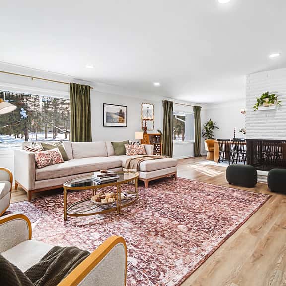 Luxury|Pool Table|Movie Room|Poker|Nature Oasis - Image 1