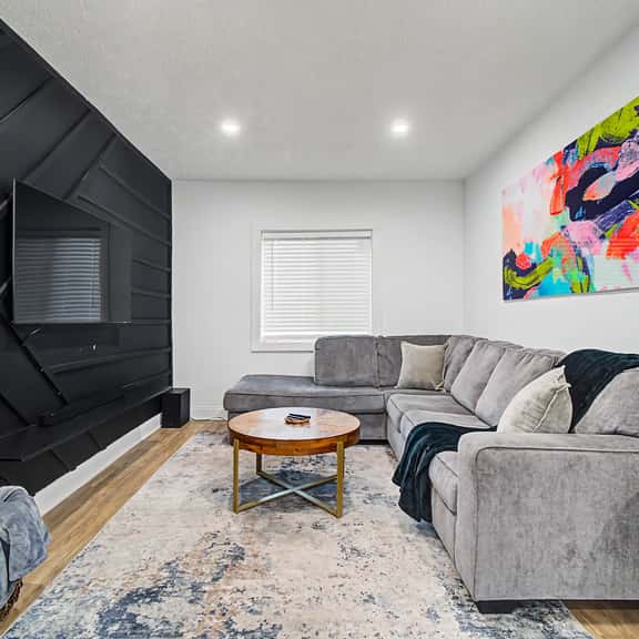 3BR Pet-Friendly Retreat Near DT + Hot Tub - Image 1