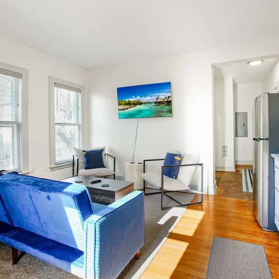 Steps to Cleveland Clinic - Sleeps 3 - Image 1