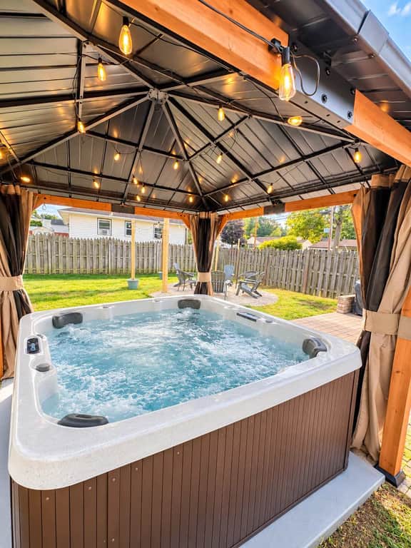 HotTub-PoolTable-KidsGame Room-Wii-Foosball-Lake - Image 4