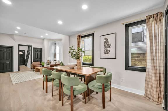 Near Tremont - 4BR - Sleeps 15 - Xbox - Image 3