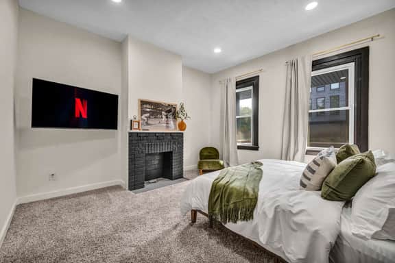 Near Tremont - 4BR - Sleeps 15 - Xbox - Image 5