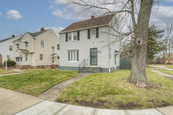 Two Entire Homes - Fireplace - Sleeps 10 - 5BR - Image 3