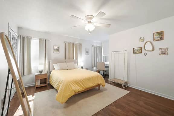 South Side Pittsburgh - Sleeps 9 - 4BR - Image 3