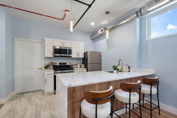 Near Chicago - Sleeps 10 - Westchester - Image 3