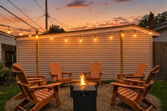 Hot Tub - Game Room - Fire Pit - Minutes to DT CLE - Image 2