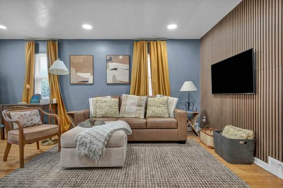 Pet-Friendly Home - Sleeps 6 - Walkable Lakewood - Image 2