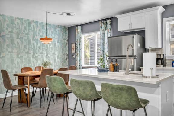Pet-Friendly Home - Sleeps 6 - Walkable Lakewood - Image 3