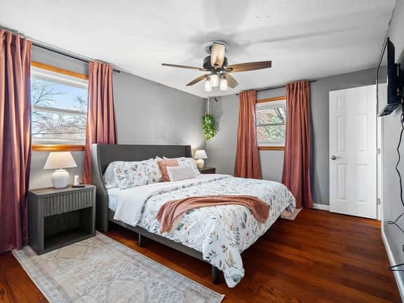Hot Tub - Game Room - Sleeps 10 - Vermilion - Image 4