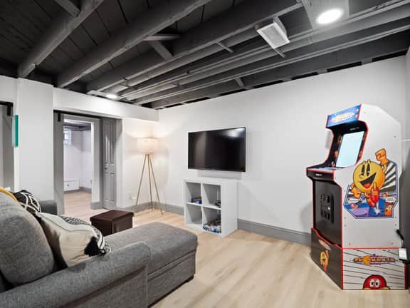 Game Room - Arcade - Sleeps 10 - Akron - Image 3