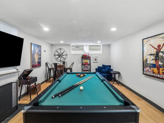 Pool Table - Games - University Circle - Sleeps 8 - Image 2
