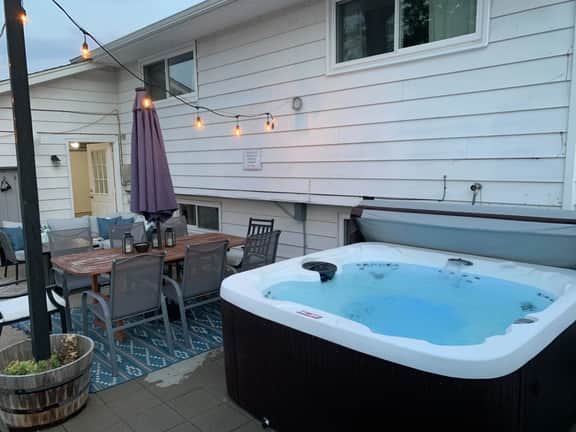 Modern 3BR w/ Pool, Hot Tub & Fenced Yard - Image 2