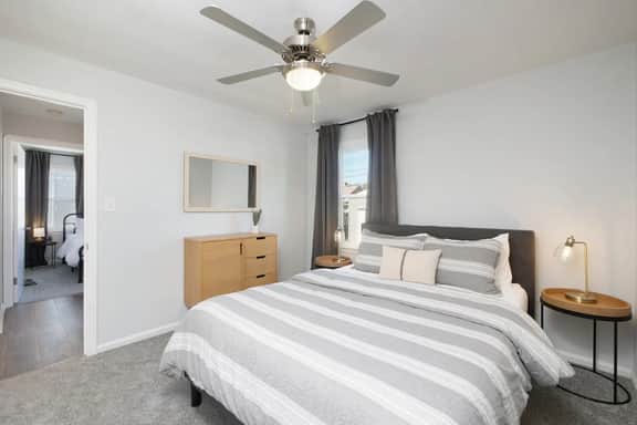 Game Room - King Bed - Sleeps 10 - Parma - Image 4
