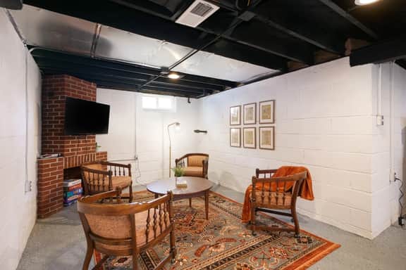 Game Room - King Bed - Sleeps 10 - Parma - Image 5