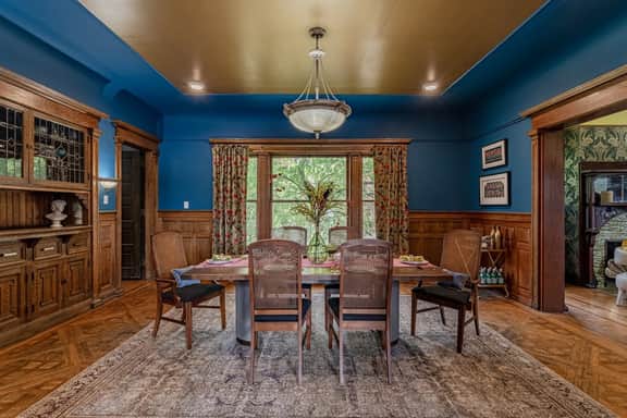 Akron's Werner House - Historic 4 Bedroom Luxury - Image 2