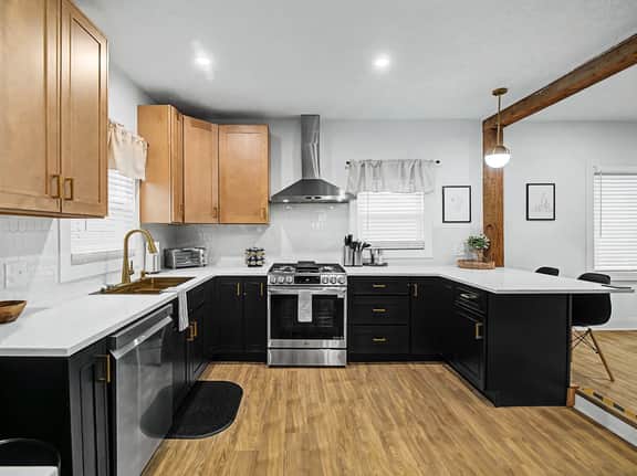 3BR Pet-Friendly Retreat Near DT + Hot Tub - Image 5