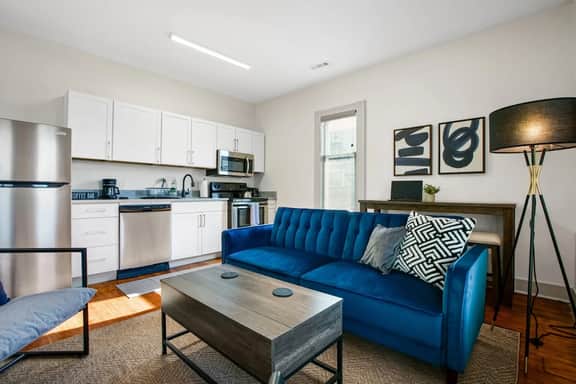 Steps to Cleveland Clinic - Sleeps 3 - Image 2