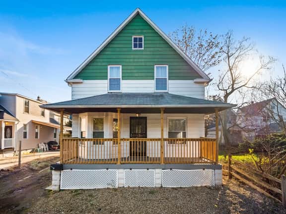 Large Renovated 4 Bedrooms! 9 min to Downtown CLE - Image 5
