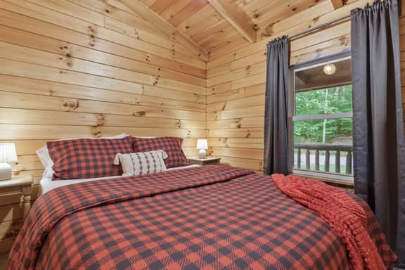 Copperhead Cabin - Hocking Hills - Hot Tub-Games - Image 2