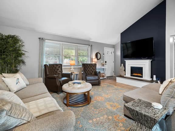 Lake Cottage Retreat-Hot Tub-Game Room - Image 2