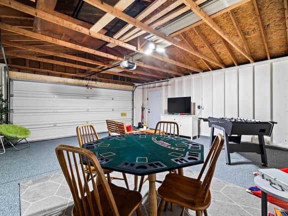 Lake Cottage Retreat-Hot Tub-Game Room - Image 3