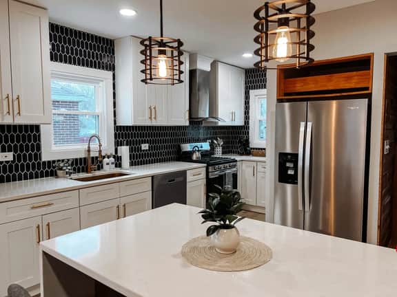 Hot Tub - Sleeps 8 - Pet Friendly - Cleveland - Image 2