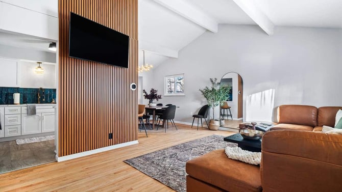 Unlock Greater Success: Traditional Leasing vs Short-Term Rentals